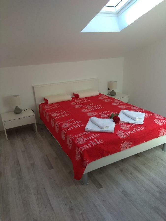 Appartement Lorber House Stinjan à Pula Extérieur photo